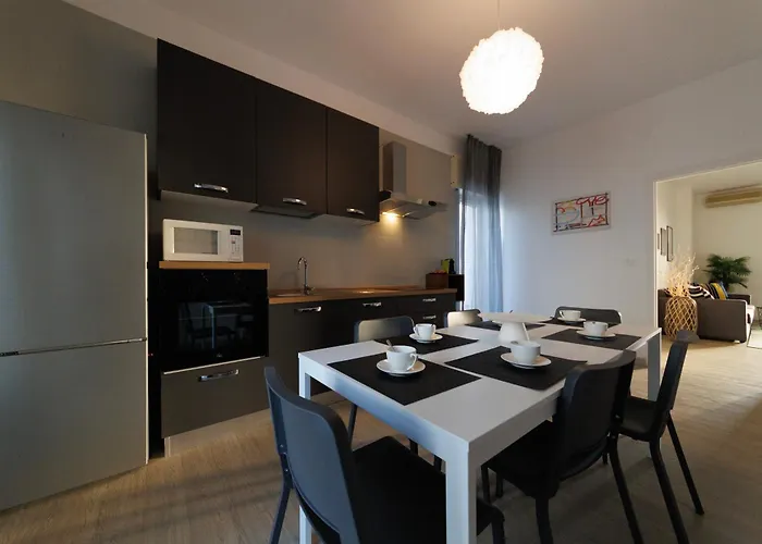 Atticoderossi A 500mt Da Stazione&centrostorico * Bari