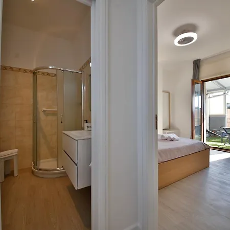 Atticoderossi A 500mt Da Stazione&centrostorico アパート *