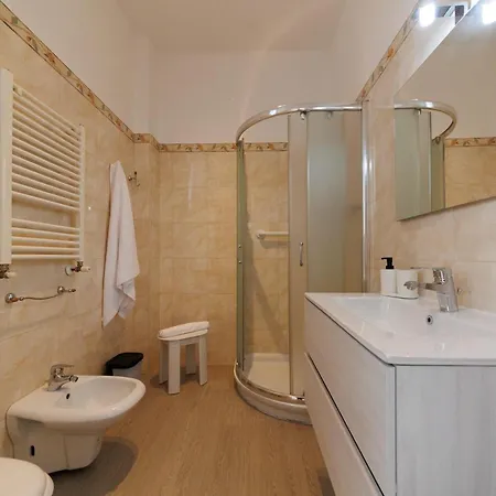 Atticoderossi A 500mt Da Stazione&centrostorico アパート バーリ