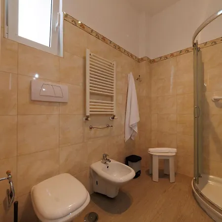 アパート Atticoderossi A 500mt Da Stazione&centrostorico *