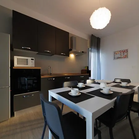 Atticoderossi A 500mt Da Stazione&centrostorico * バーリ