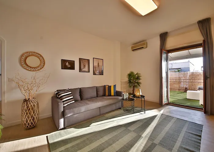 Atticoderossi A 500mt Da Stazione&centrostorico Bari